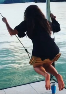 Robin Meade feet photo thumbnail
