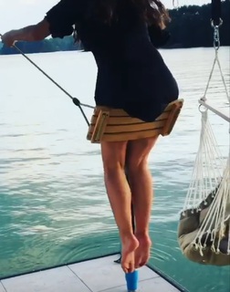 Robin Meade feet photo thumbnail