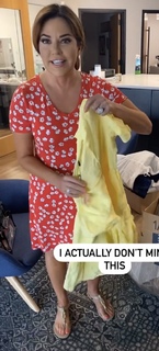 Robin Meade feet photo thumbnail