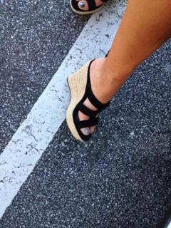 Robin Meade feet photo thumbnail
