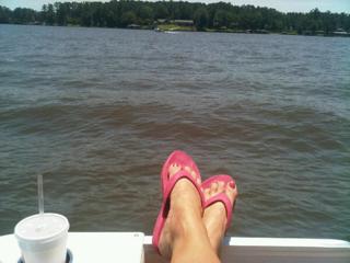 Robin Meade feet photo thumbnail