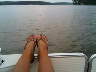 Robin Meade feet photo thumbnail