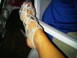 Robin Meade feet photo thumbnail