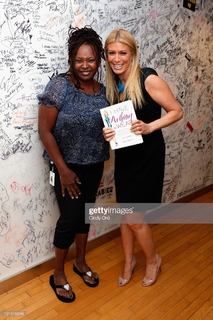 Robin Quivers feet photo 9