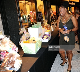 Robin Quivers feet photo 3