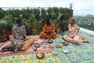 Robin Roberts feet photo 16