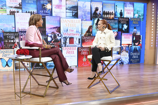 Robin Roberts feet photo 4