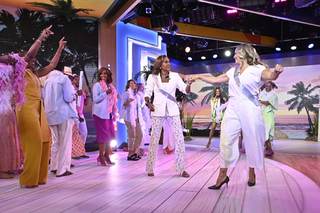Robin Roberts feet photo 10