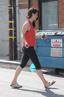 Robin Tunney feet photo thumbnail