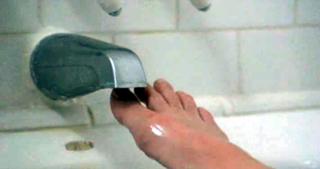 Robin Tunney feet photo thumbnail