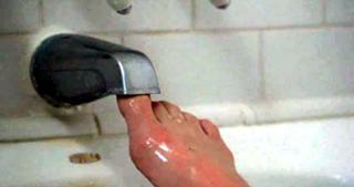 Robin Tunney feet photo thumbnail