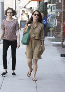 Robin Tunney feet photo thumbnail