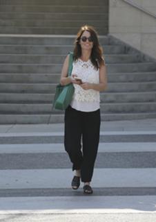 Robin Tunney feet photo thumbnail