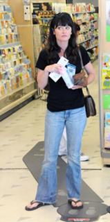 Robin Tunney feet photo thumbnail