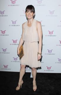 Robin Tunney feet photo thumbnail