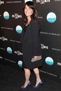Robin Tunney feet photo thumbnail