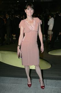 Robin Tunney feet photo thumbnail