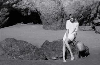 Robin Wright feet photo thumbnail