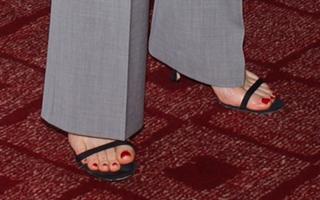 Robin Wright feet photo thumbnail