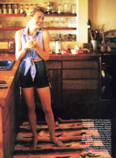Robin Wright feet photo thumbnail