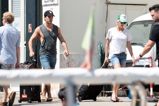 Robin Wright feet photo thumbnail