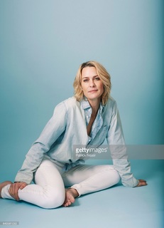 Robin Wright feet photo thumbnail