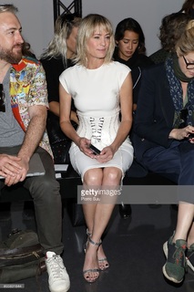 Robin Wright feet photo thumbnail