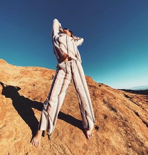 Robin Wright feet photo thumbnail