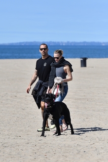 Robin Wright feet photo thumbnail