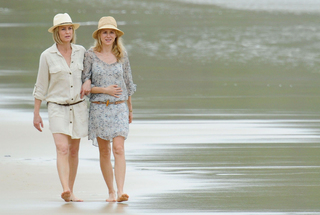 Robin Wright feet photo thumbnail