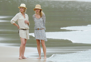 Robin Wright feet photo thumbnail