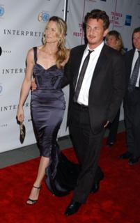 Robin Wright feet photo thumbnail