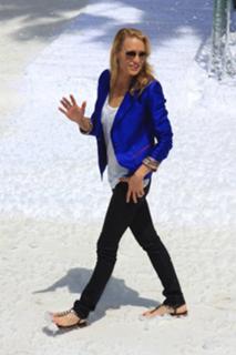 Robin Wright feet photo thumbnail