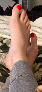 Robyn Adele Anderson feet photo 20