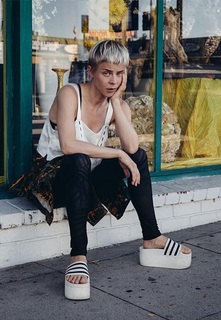 Robyn Carlsson feet photo 10