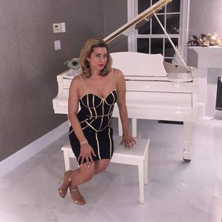 Robyn Dixon feet photo 9