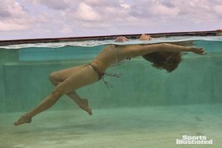 Robyn Lawley feet photo 19