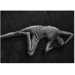 Robyn Lawley feet photo 2