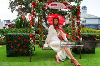 Robyn Lawley feet photo 3