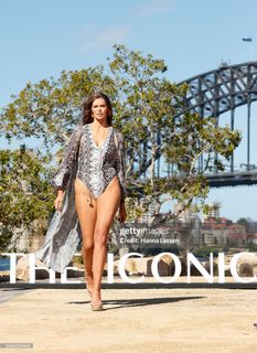 Robyn Lawley feet photo 16