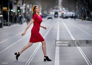 Robyn Lawley feet photo 7