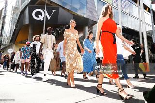 Robyn Lawley feet photo 3