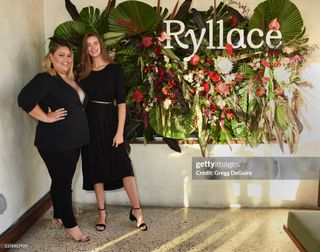 Robyn Lawley feet photo 12