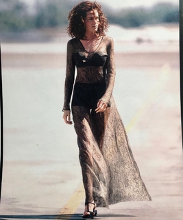 Robyn Lively feet photo 11