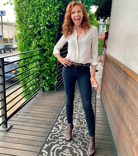 Robyn Lively feet photo 8