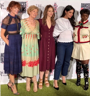 Robyn Lively feet photo 1