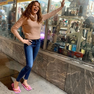 Robyn Lively feet photo 16
