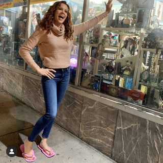 Robyn Lively feet photo 7