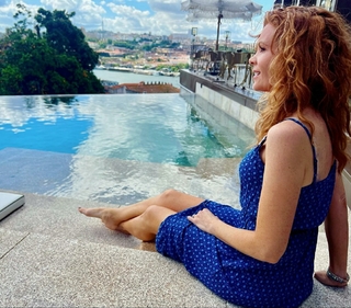 Robyn Lively feet photo 2