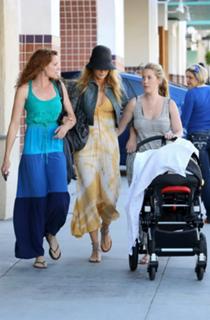 Robyn Lively feet photo 3